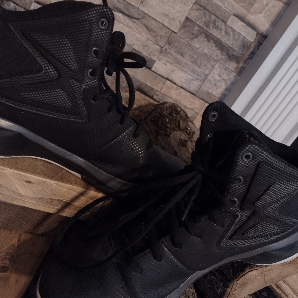 Black high top Under Armour
